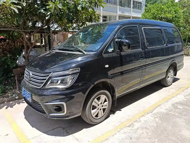 Dongfeng Fengxing Lingzhi 2022 M5L 1.6L Utility 7-Seater