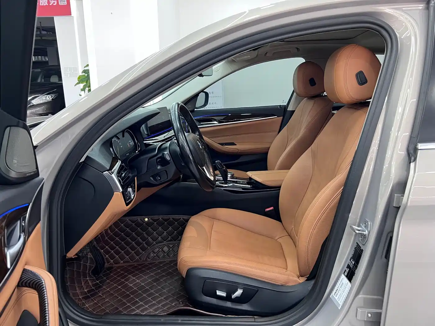 BMW 5 Series 2018 528Li Launch Special Edition фото 9