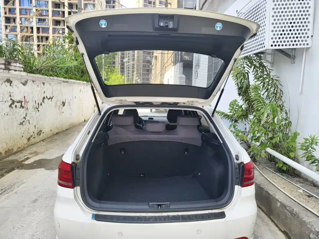 صورة 16 - Volkswagen Lavida Tour