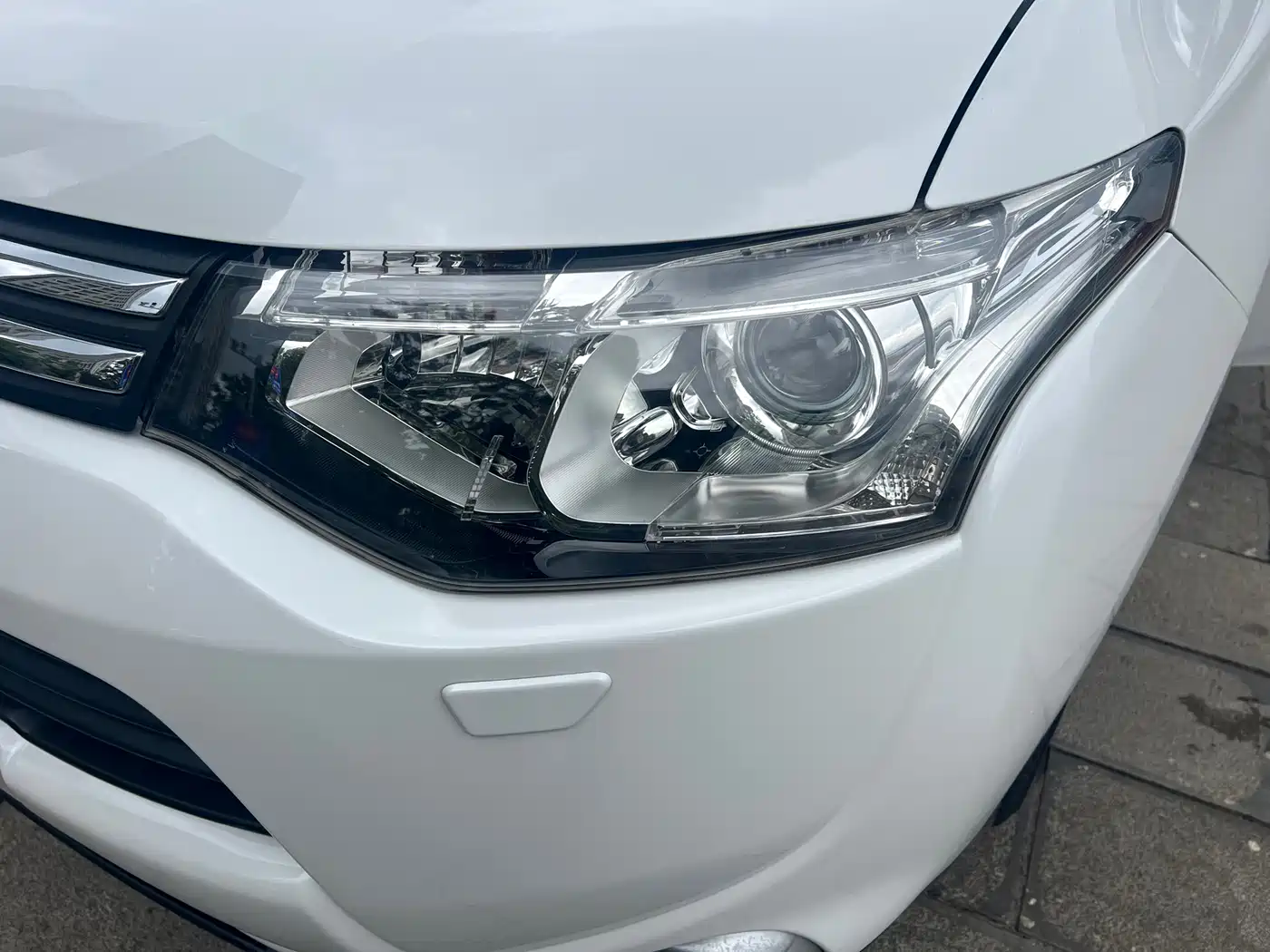Mitsubishi Outlander (Import) 2014 2.4L 4WD Luxury Value Edition 5-seater фото 13