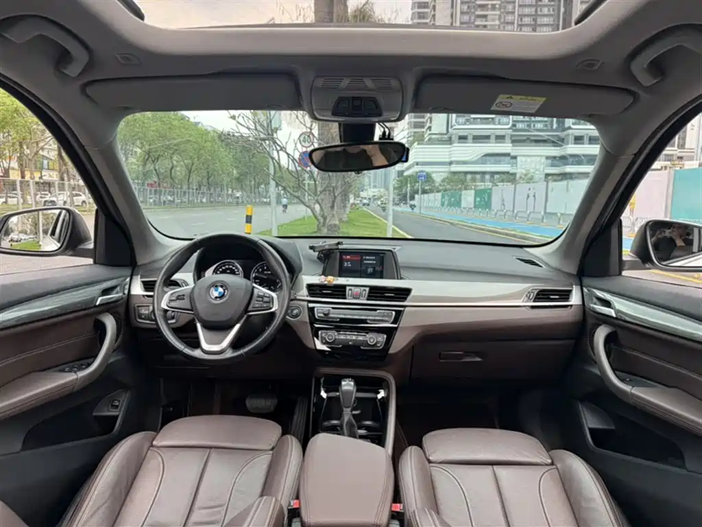 BMW X1 2019 sDrive18Li Premium Model фото 22