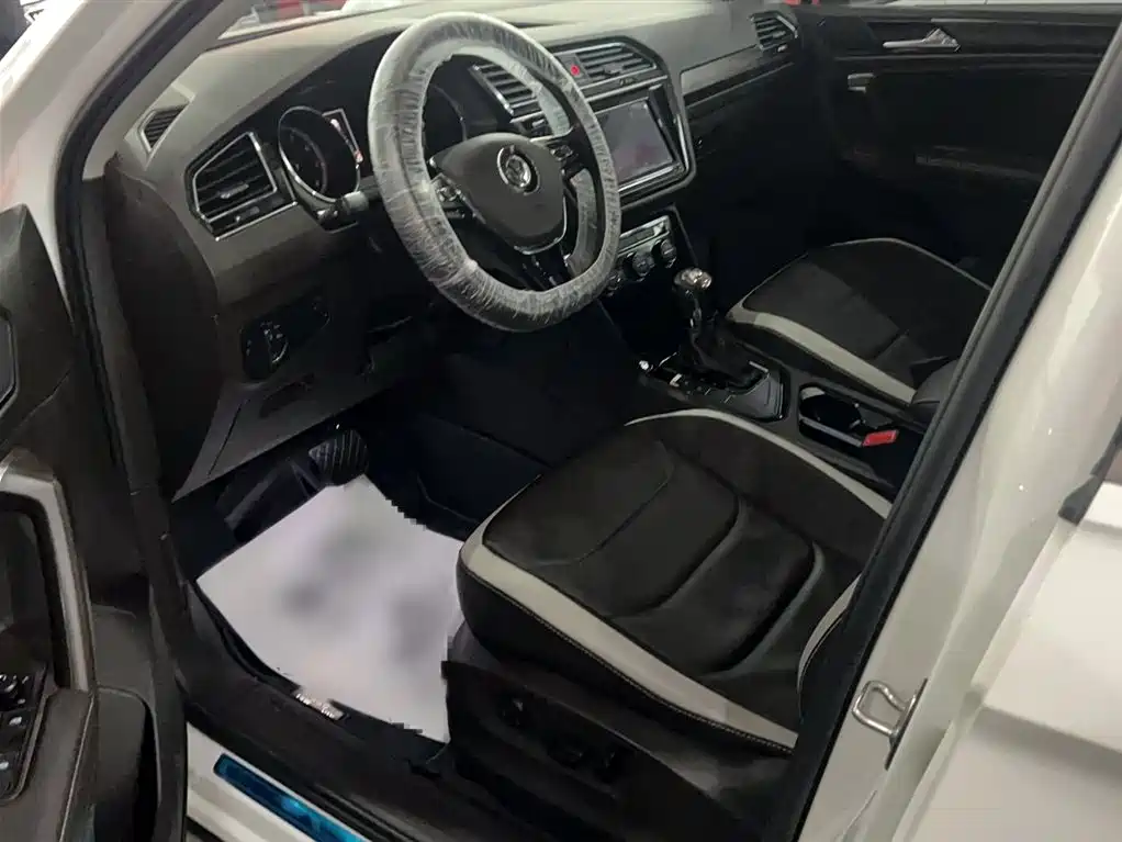 Volkswagen Tiguan L 2019 280TSI Auto 2WD Panorama Comfort Edition China V фото 8