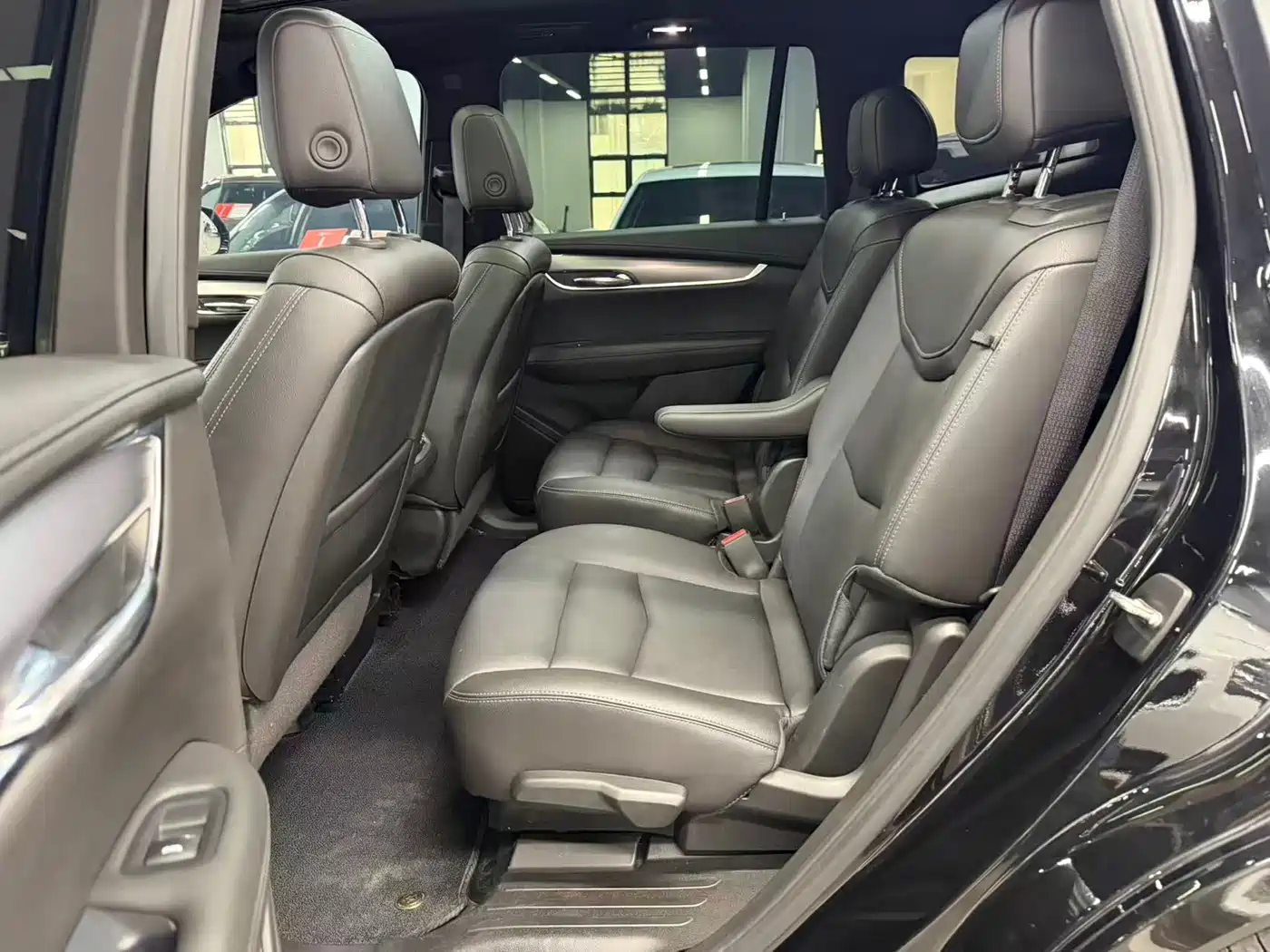 Cadillac XT6 2021 2.0T 6-Seater 4WD Trend Edition фото 3