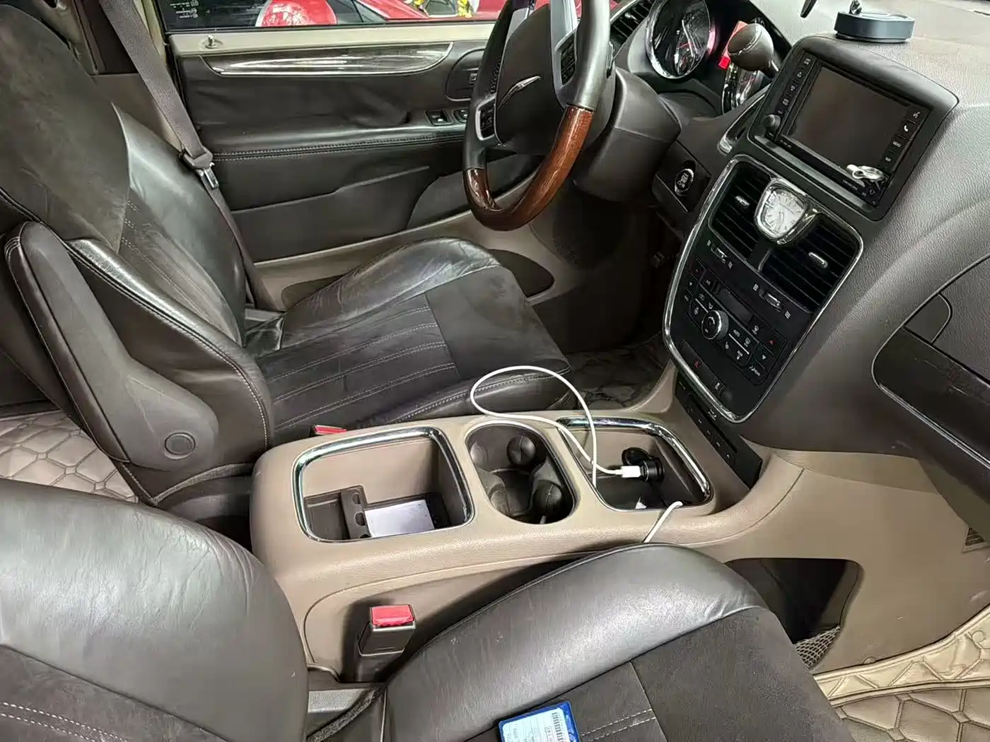 Chrysler Grand Voyager (Import) 2014 2013 3.6L Luxury Edition