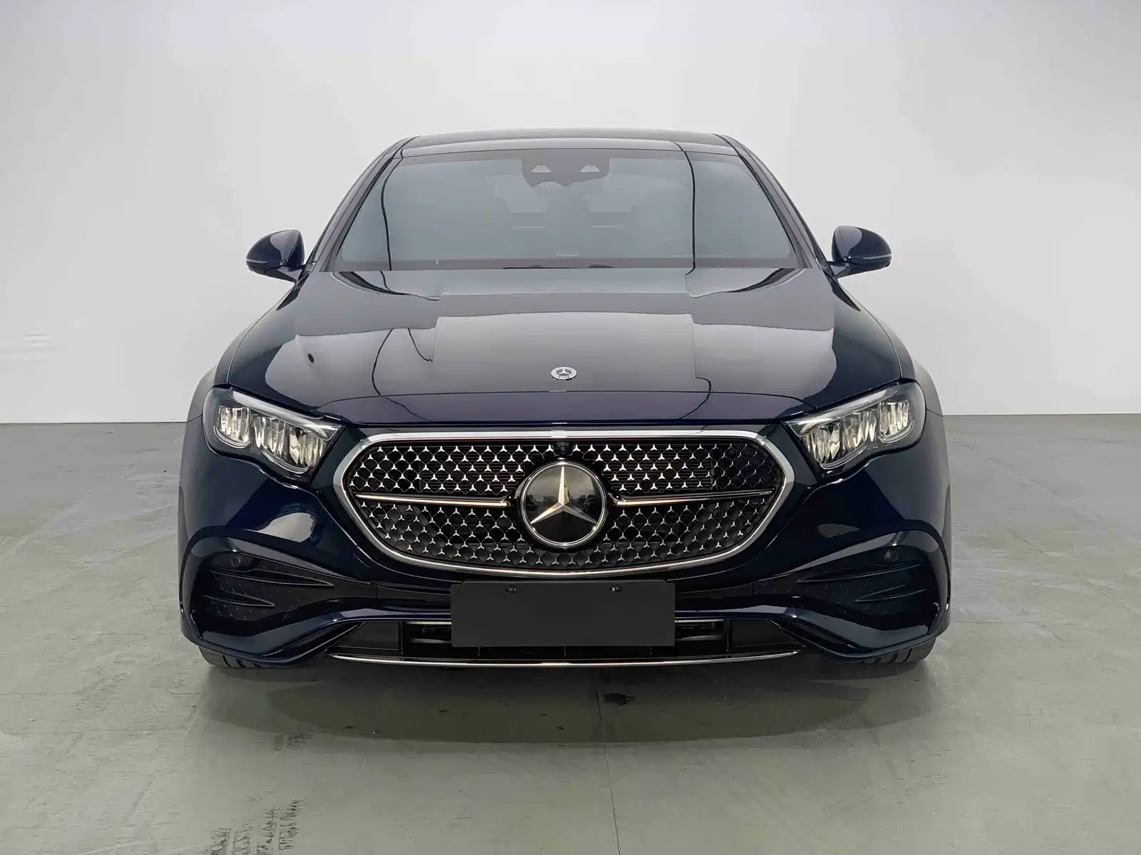 Photo 2 - Mercedes-Benz E-Class