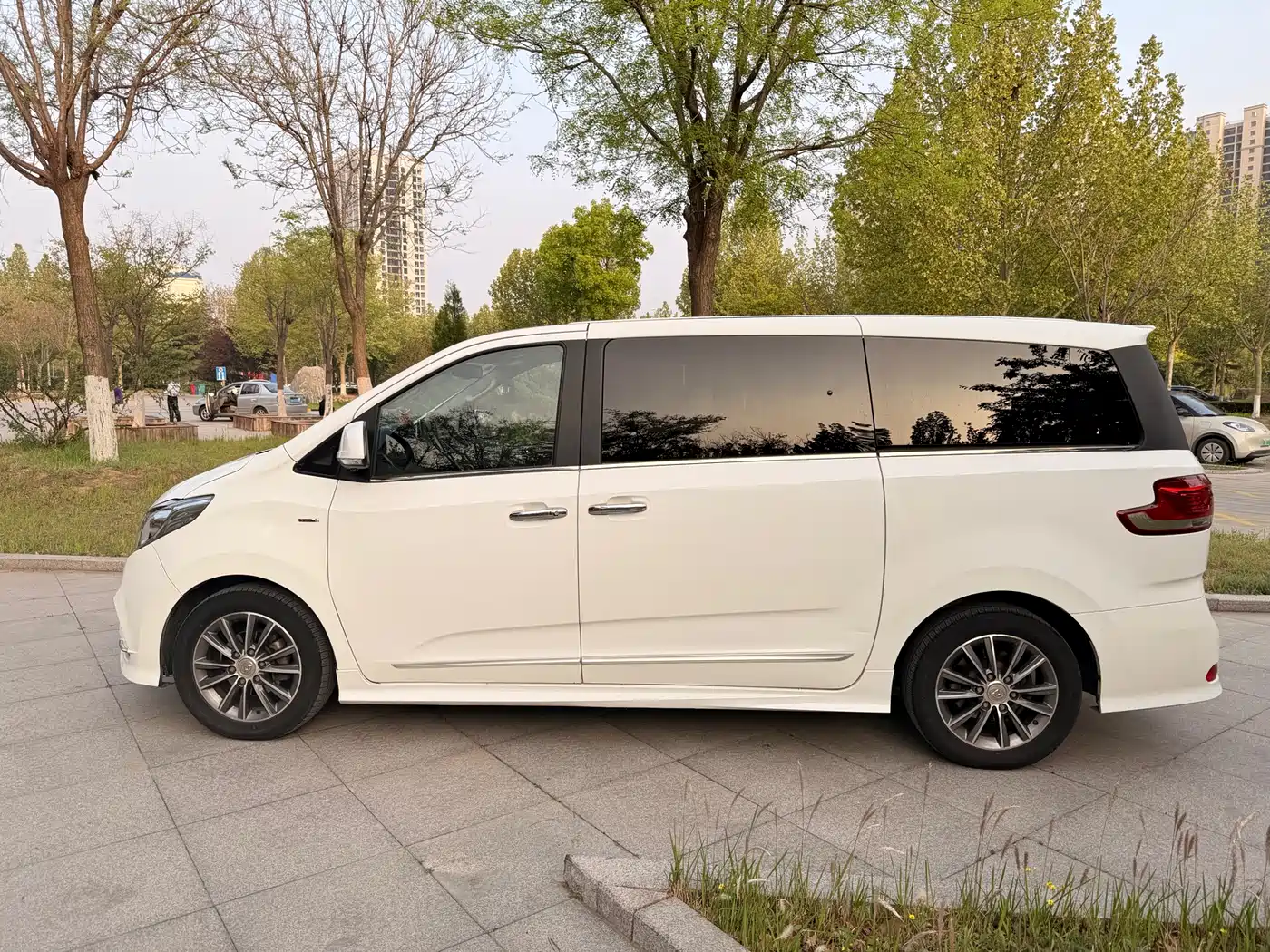 SAIC Maxus Maxus G10 2016 2.0T Automatic Luxury Executive Edition фото 8