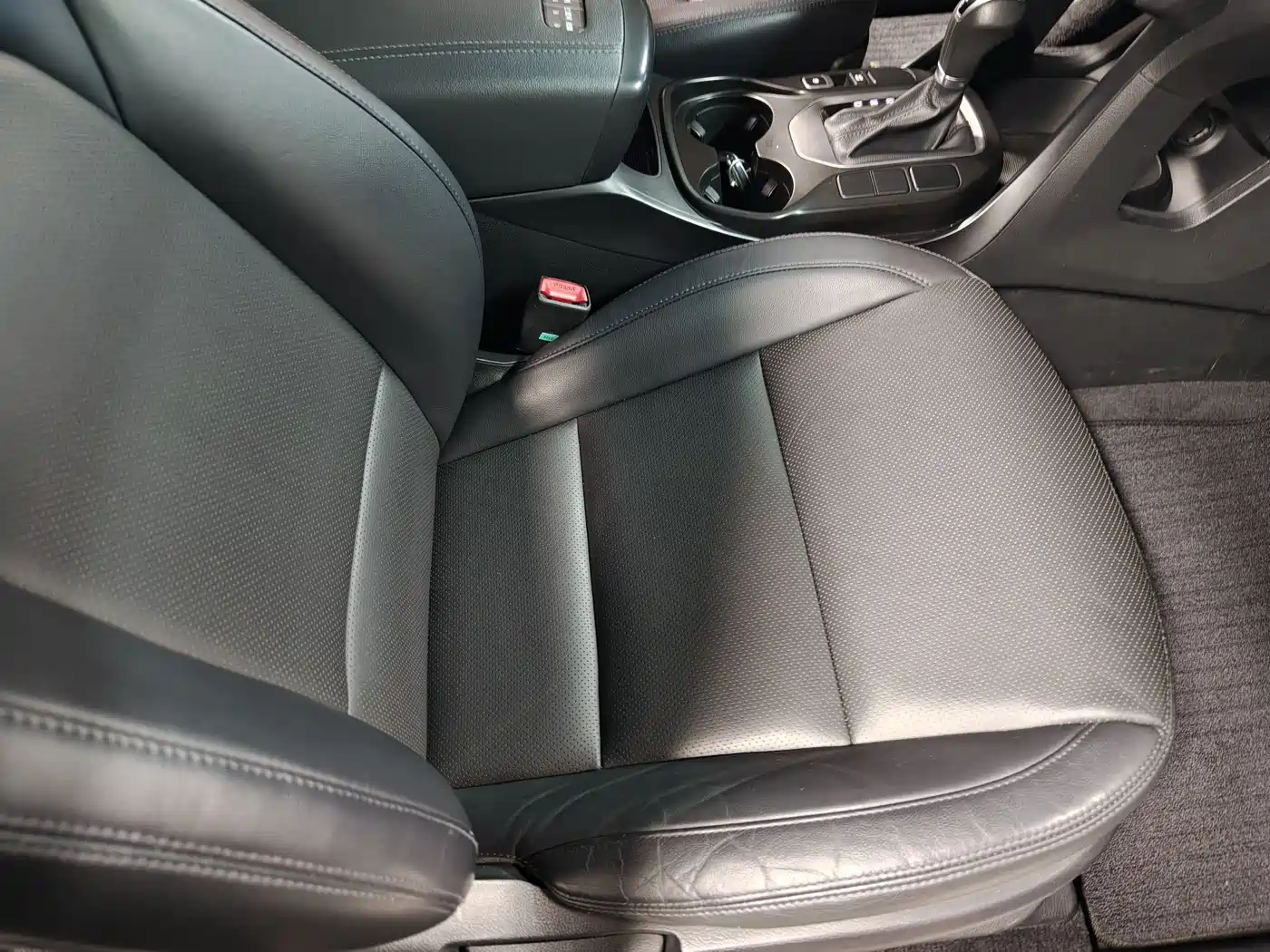 Hyundai Santa Fe 2015 2.0T Automatic 2WD Smart 5-Seater фото 12