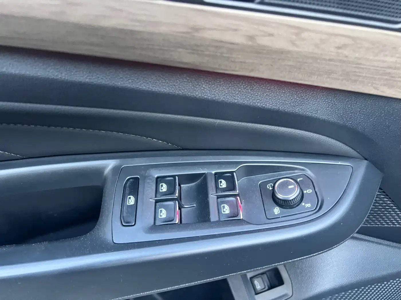 Volkswagen Passat 2019 330TSI Luxury Edition China VI фото 9