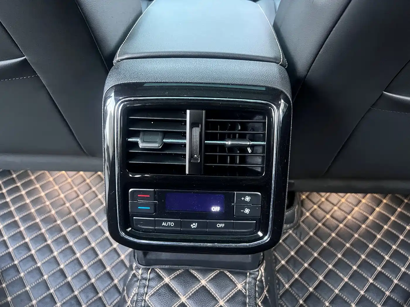 Volkswagen Passat 2019 330TSI Luxury Edition China VI фото 20