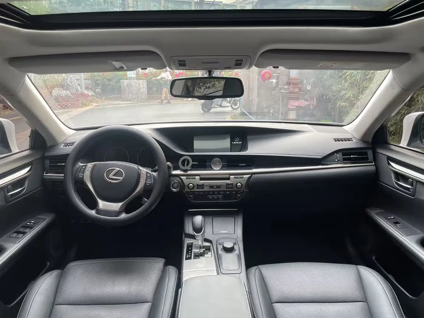Lexus ES 2014 250 Elite Edition фото 8
