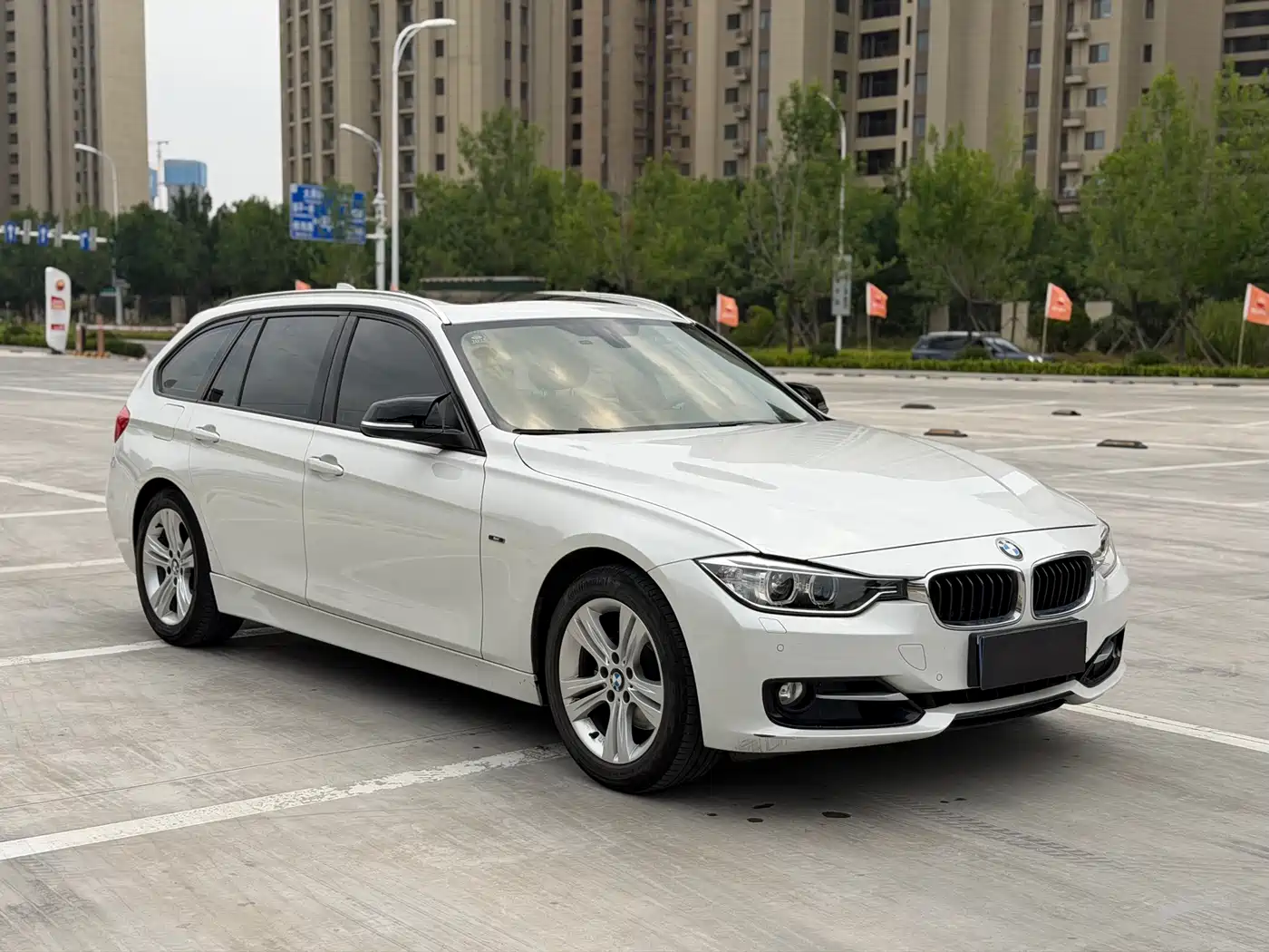 BMW 3 Series (Import) 2014 2014 320i Sport Design Package