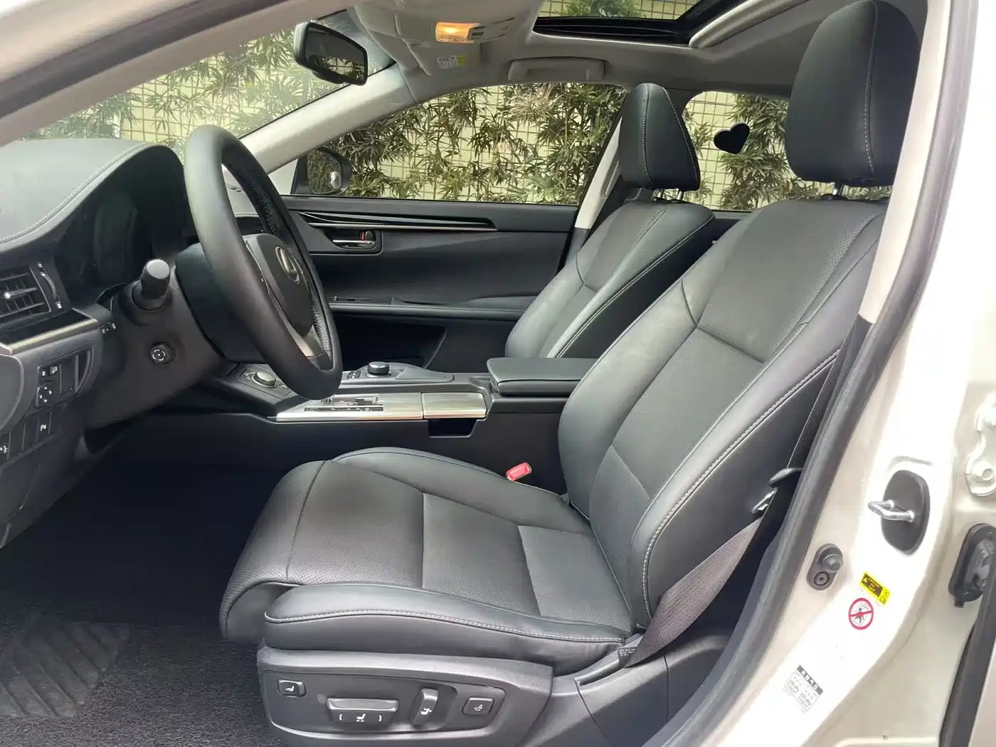 Lexus ES 2014 250 Elite Edition фото 6