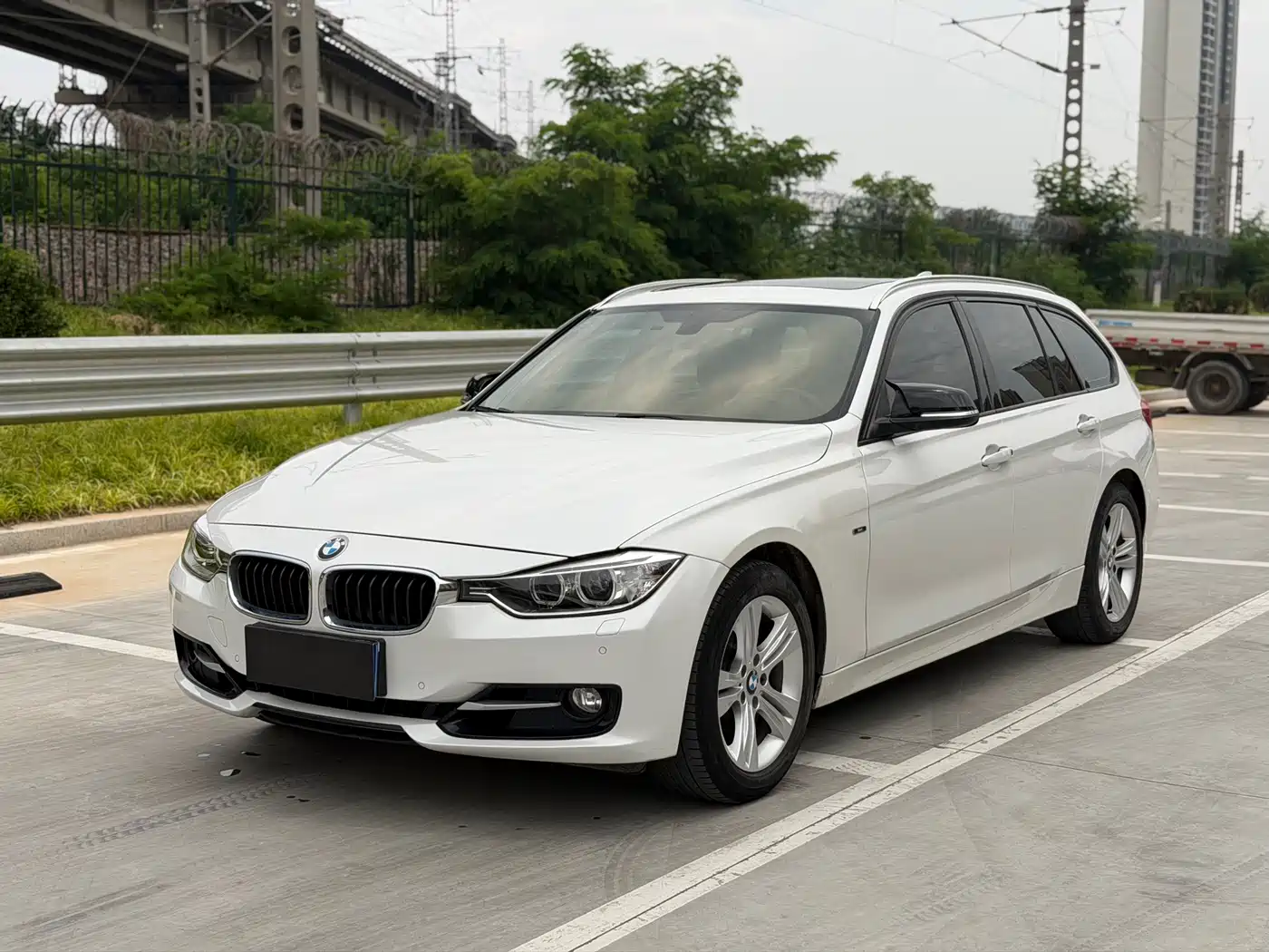 BMW 3 Series (Import) 2014 2014 320i Sport Design Package