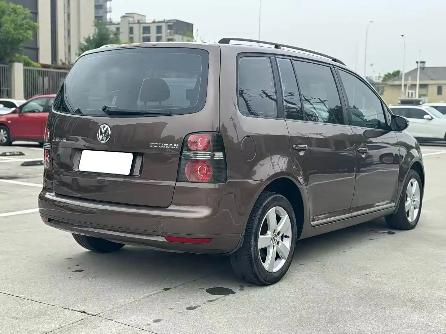 صورة 9 - Volkswagen Touran