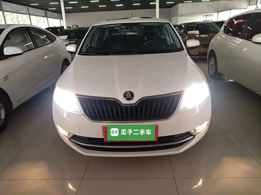 صورة 3 - Škoda Skoda Rapid Spaceback
