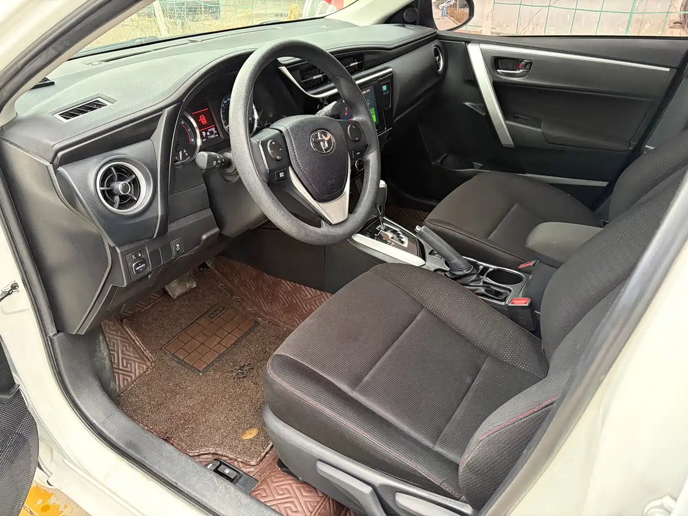Toyota Corolla 2018 1.2T S-CVT GL-i Smart Shine Edition фото 4
