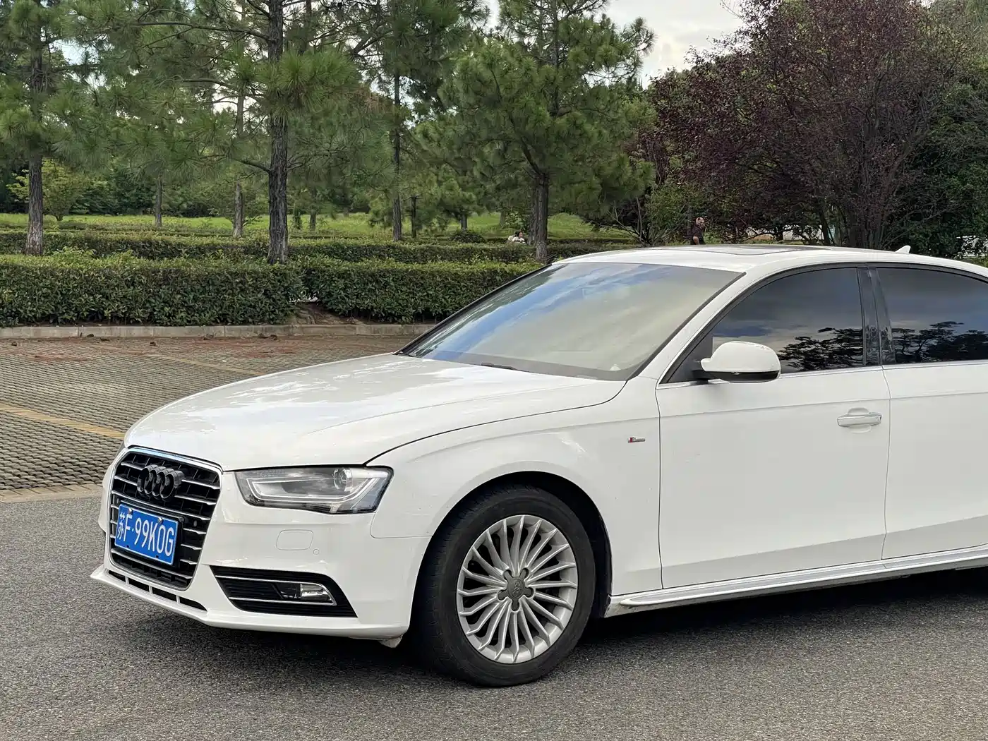 Фото 17 - Audi A4L