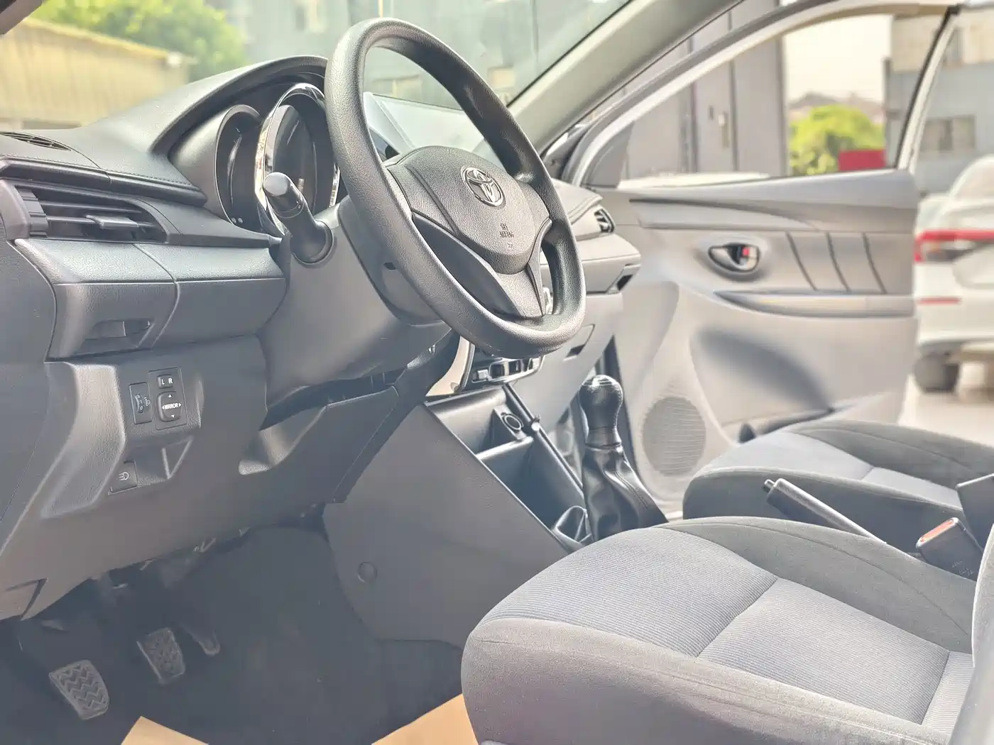 Toyota YARiS L Zhi Xiang 2017 2017 1.5E Manual Charming Edition