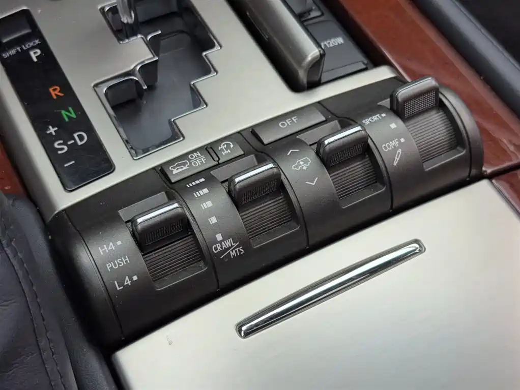 Lexus LX фото 15