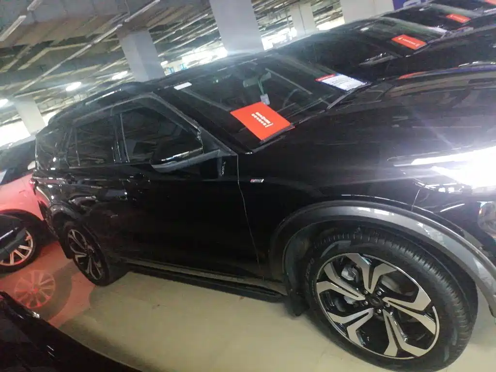 Photo 13 - Ford Explorer