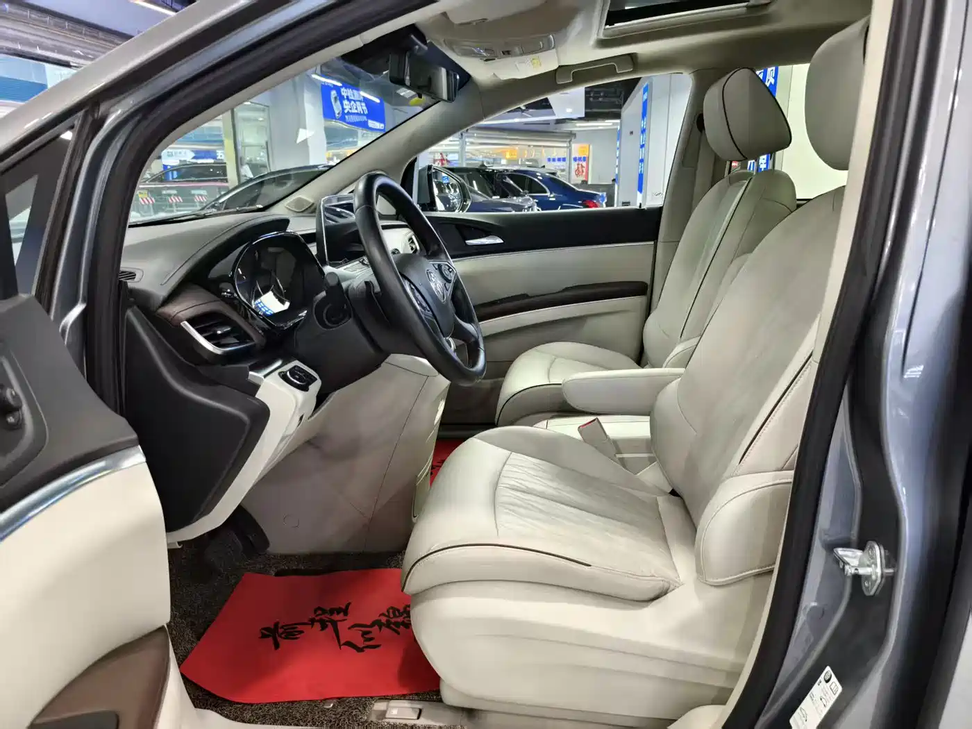 Buick GL8 2021 Land Business Class 652T Premium фото 4