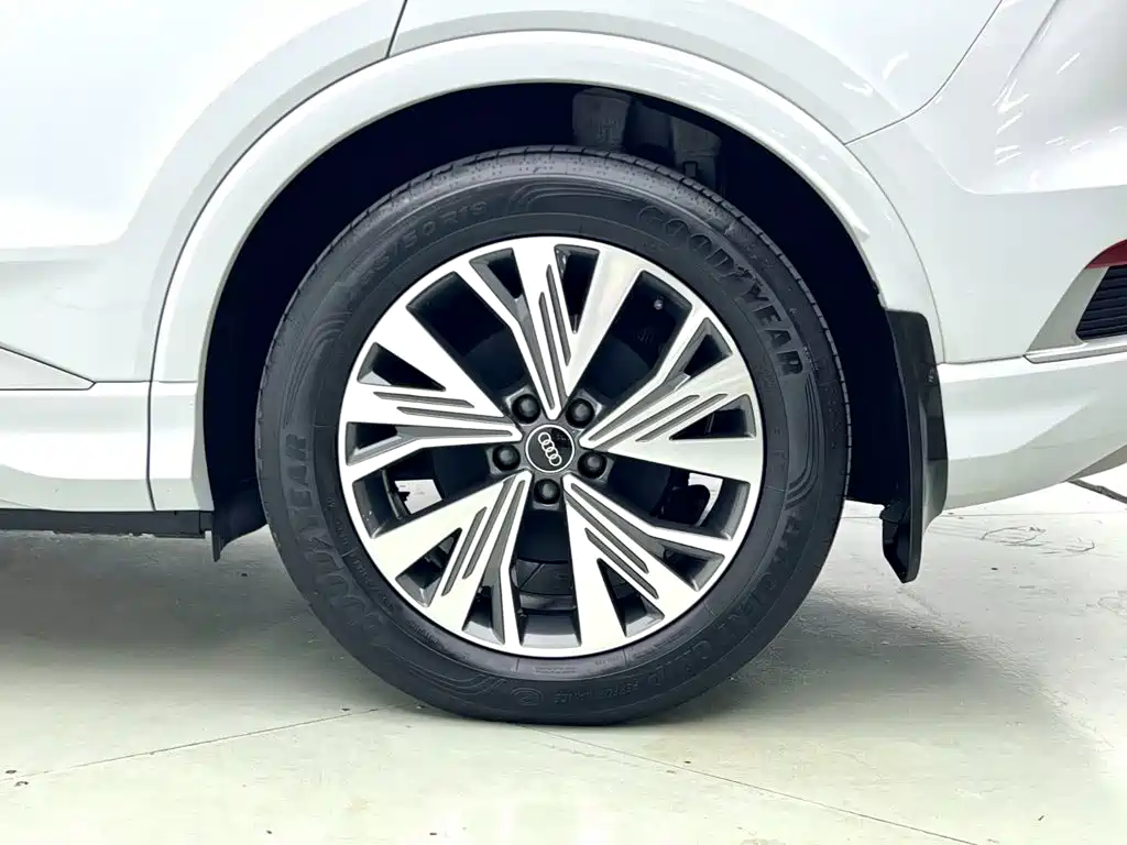 Audi Q4 e-tron 2024 2023 40 e-tron Pioneer Edition