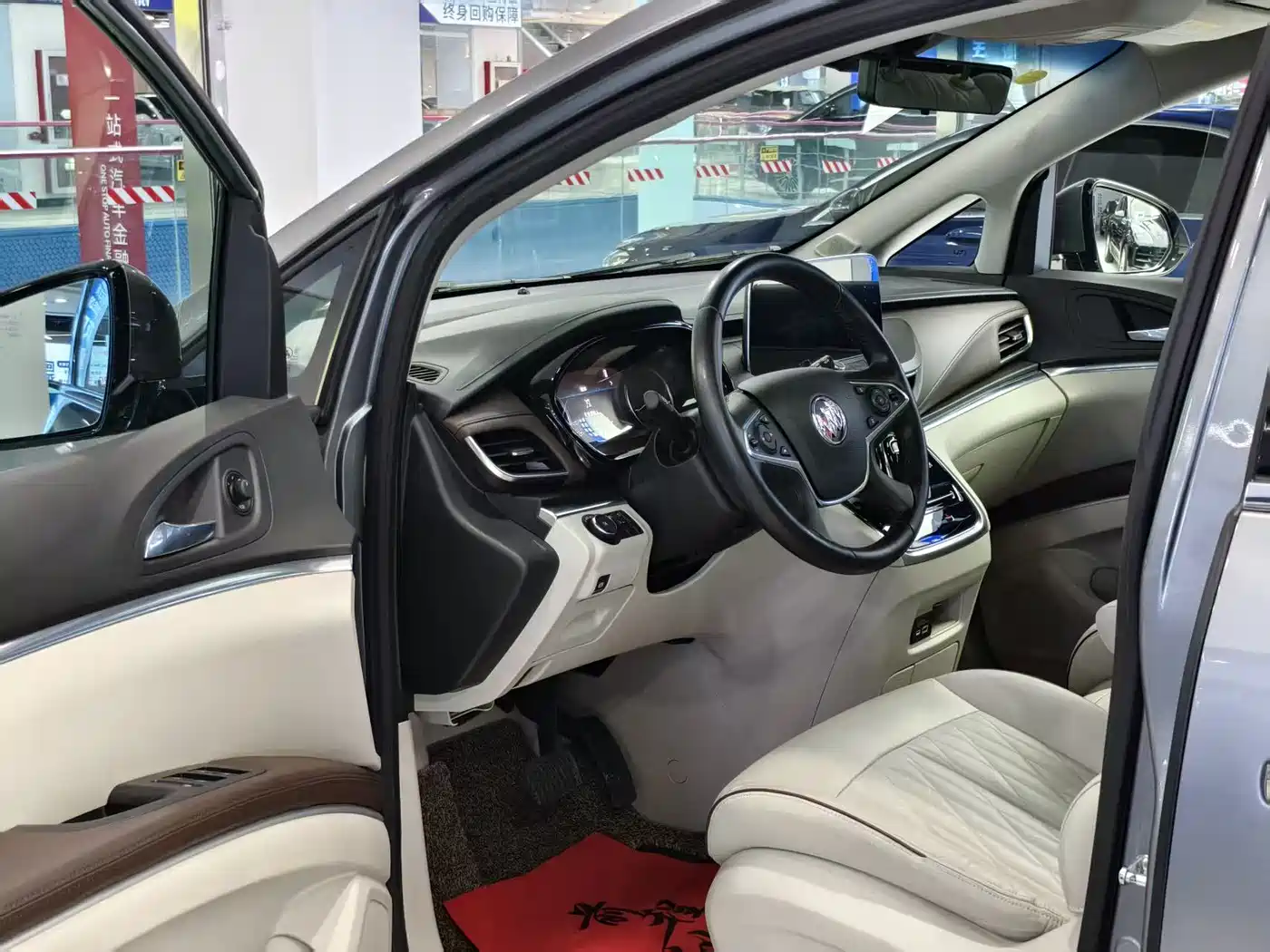 Buick GL8 2021 Land Business Class 652T Premium фото 3