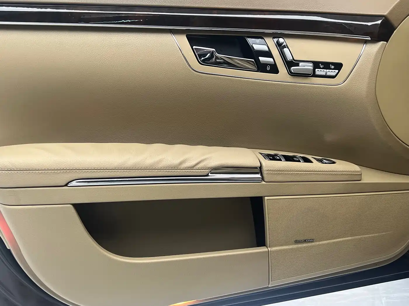 Mercedes-Benz S-Class 2010 Model S 400 L HYBRID фото 22