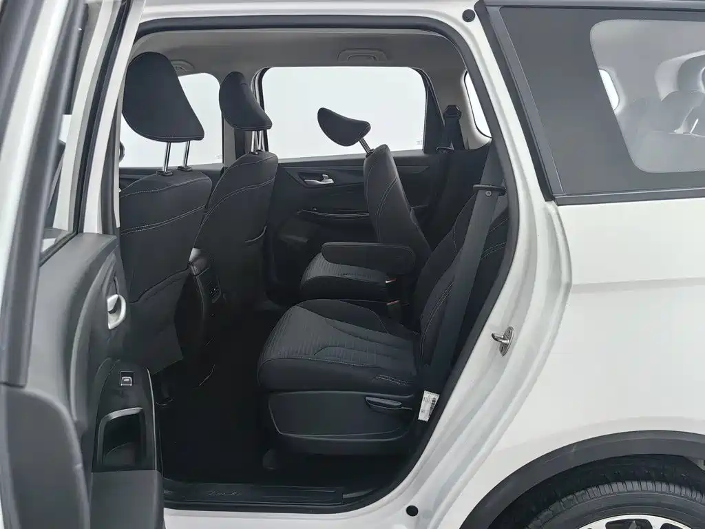 Baojun 730 2021 2021 1.5L Manual Fashion 7-Seater