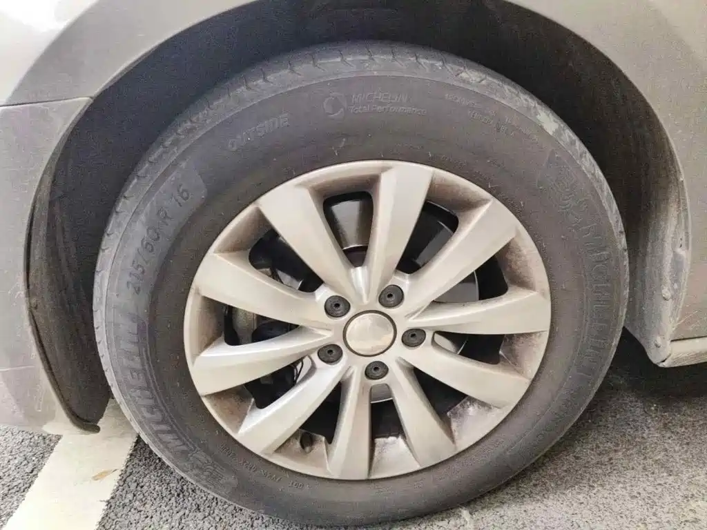 Photo 7 - Volkswagen Passat