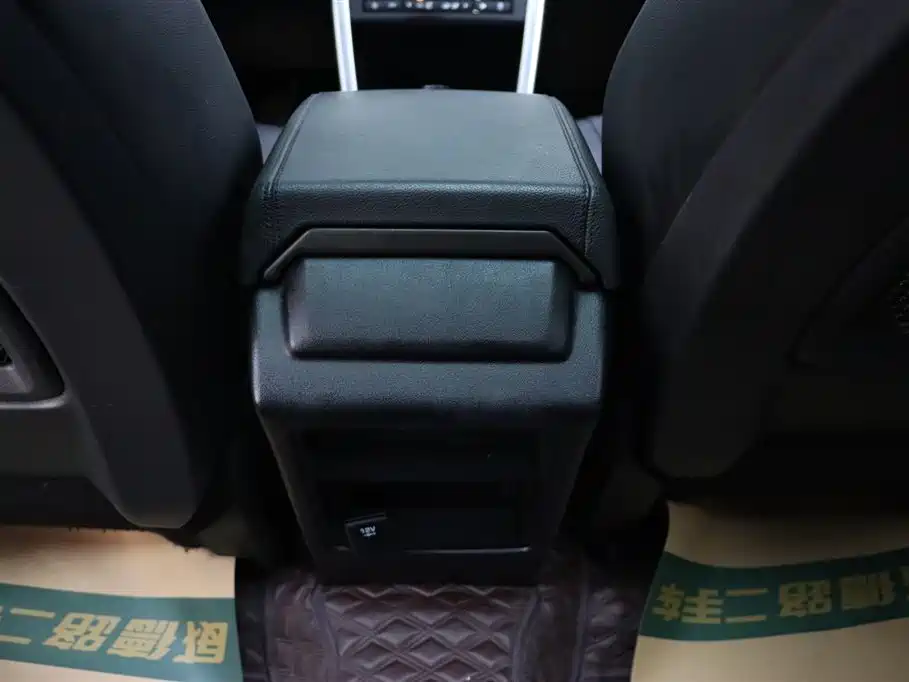 Land Rover Discovery Sport 2019 240PS SE Edition China VI фото 23