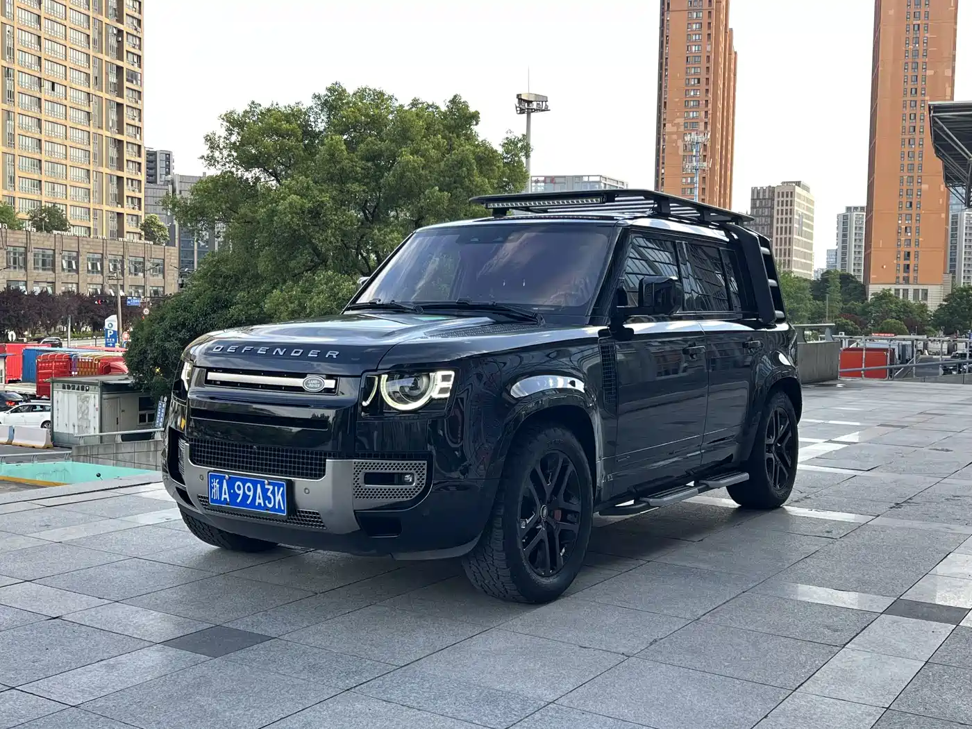 Land Rover Defender 2021 110 P400 X