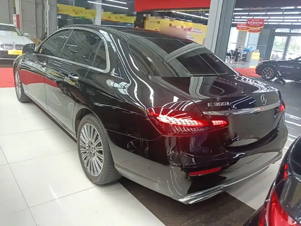 MERCEDES-BENZ E-CLASS