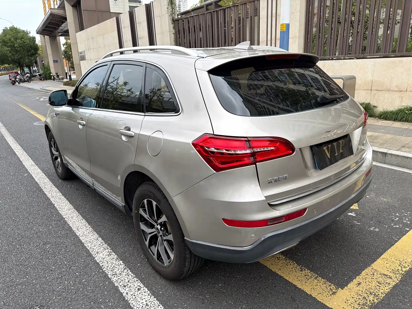 Фото 22 - Zotye T600