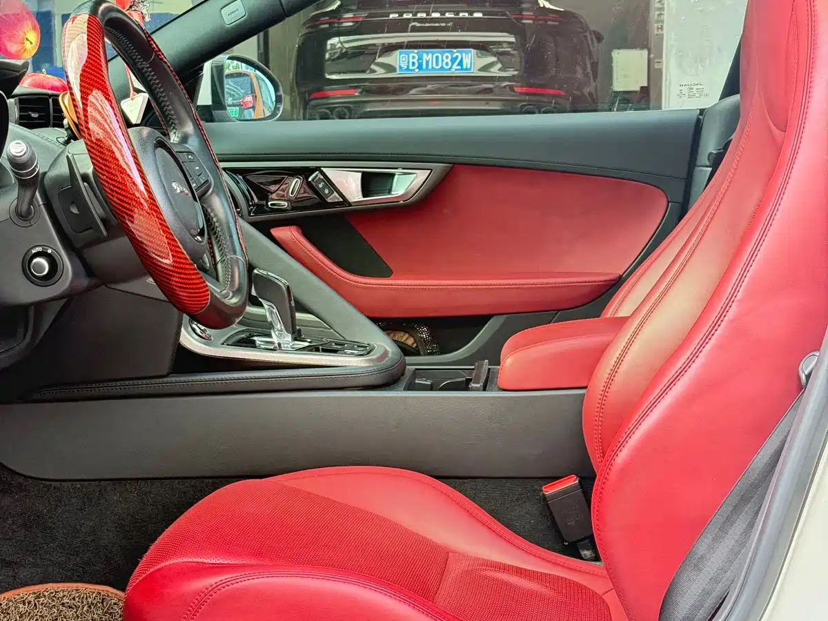 Jaguar F-TYPE 2017 2016 3.0 SC Hardtop
