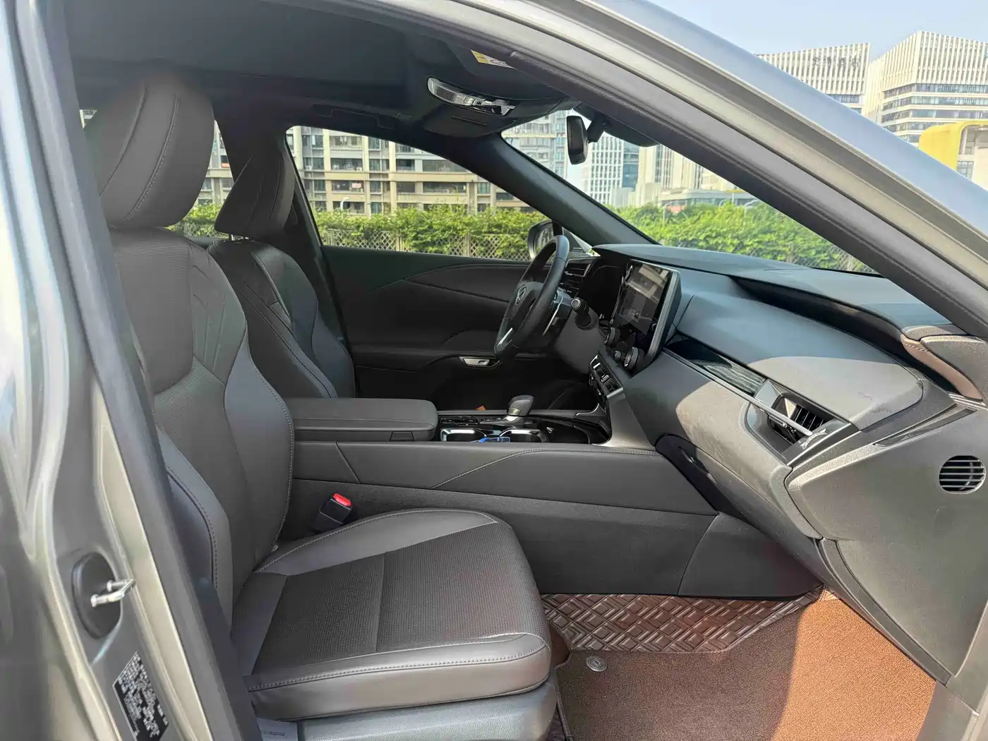 Photo 7 - Lexus RX