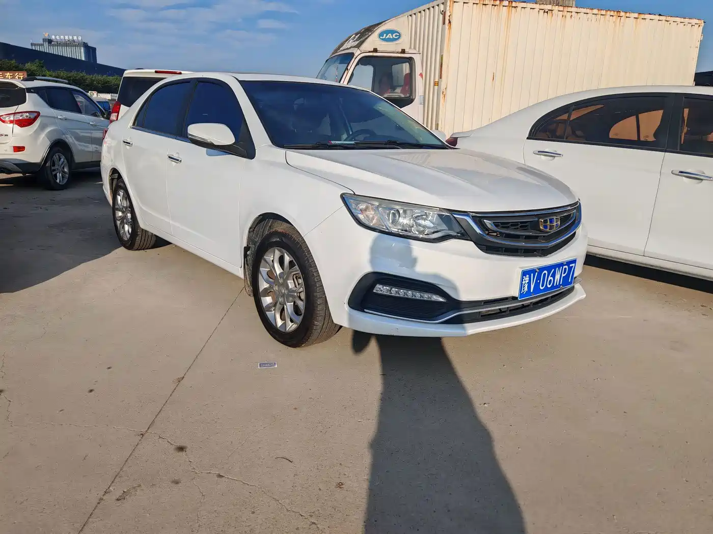 Фото 3 - Geely Vision