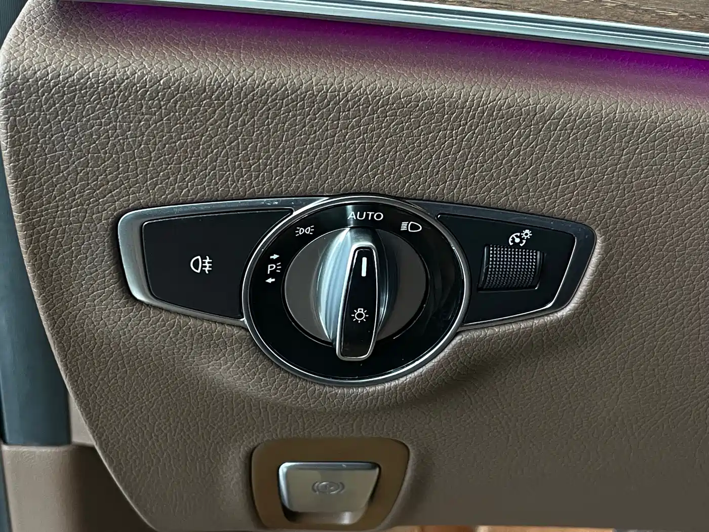 Mercedes-Benz E-Class 2021 E 300 L Luxury фото 25