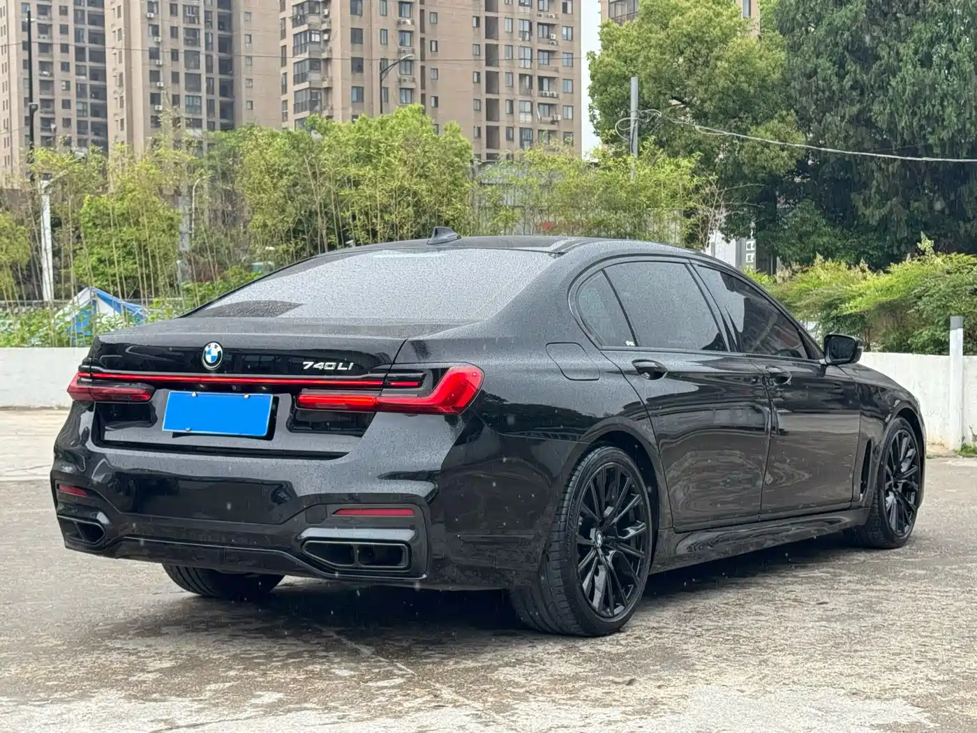 BMW 7 Series 2016 740Li Leading Edition фото 8