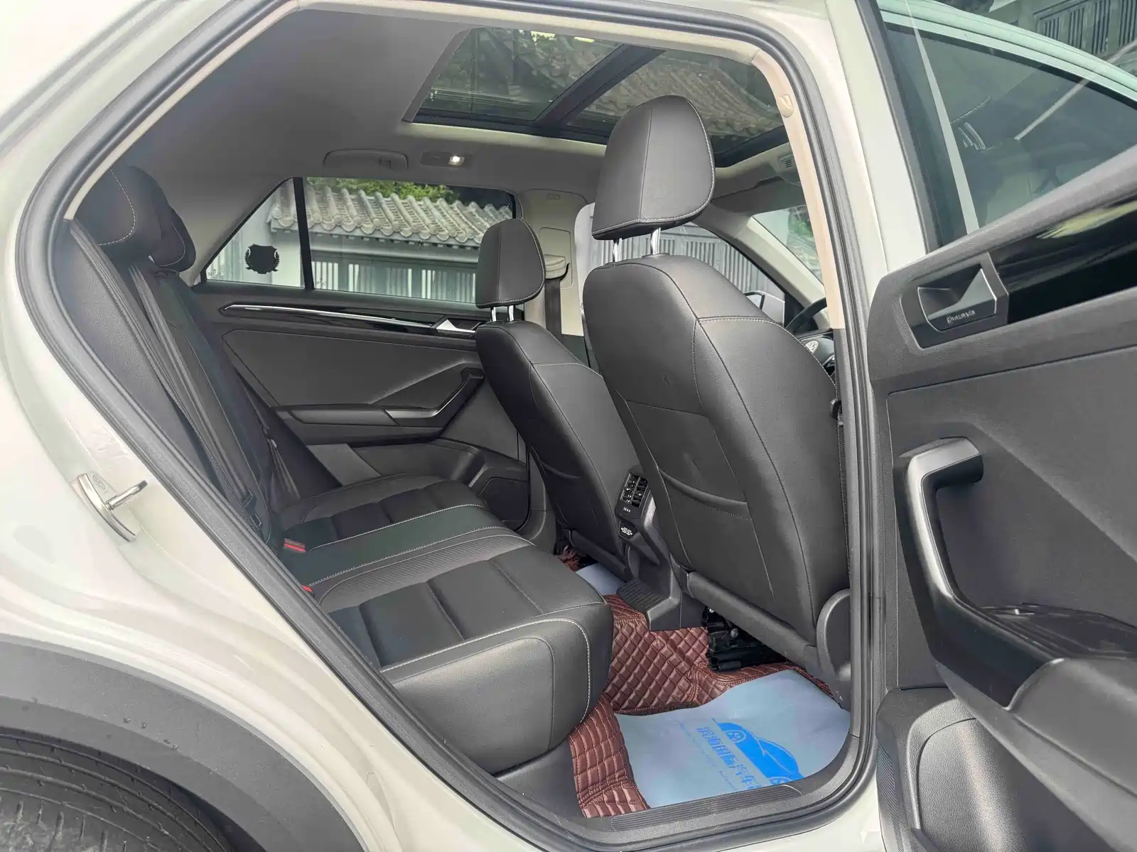 Фото 9 - Volkswagen T-ROC