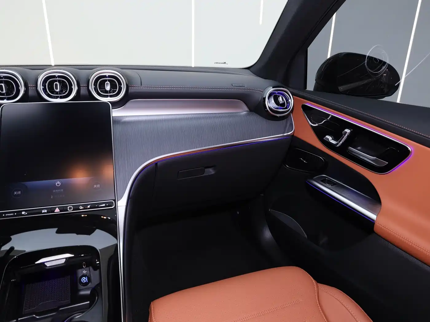 Mercedes-Benz GLC 2025 Facelift GLC 260 L 4MATIC Luxury фото 11