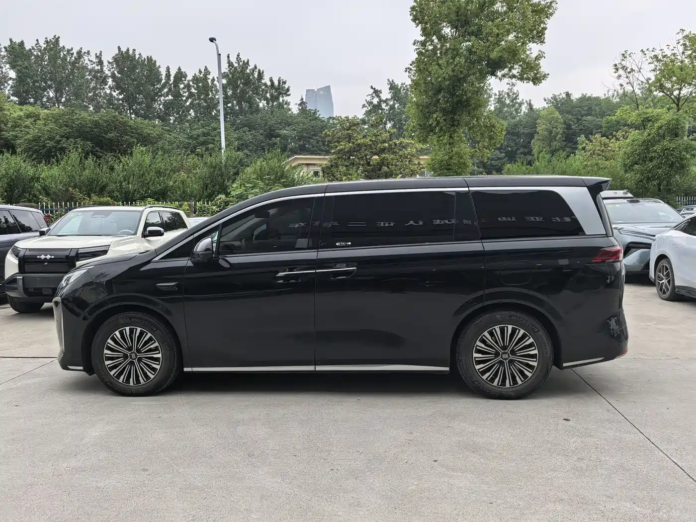 BYD Xia 2025 DM-i 1.5T 180km Excellence фото 3
