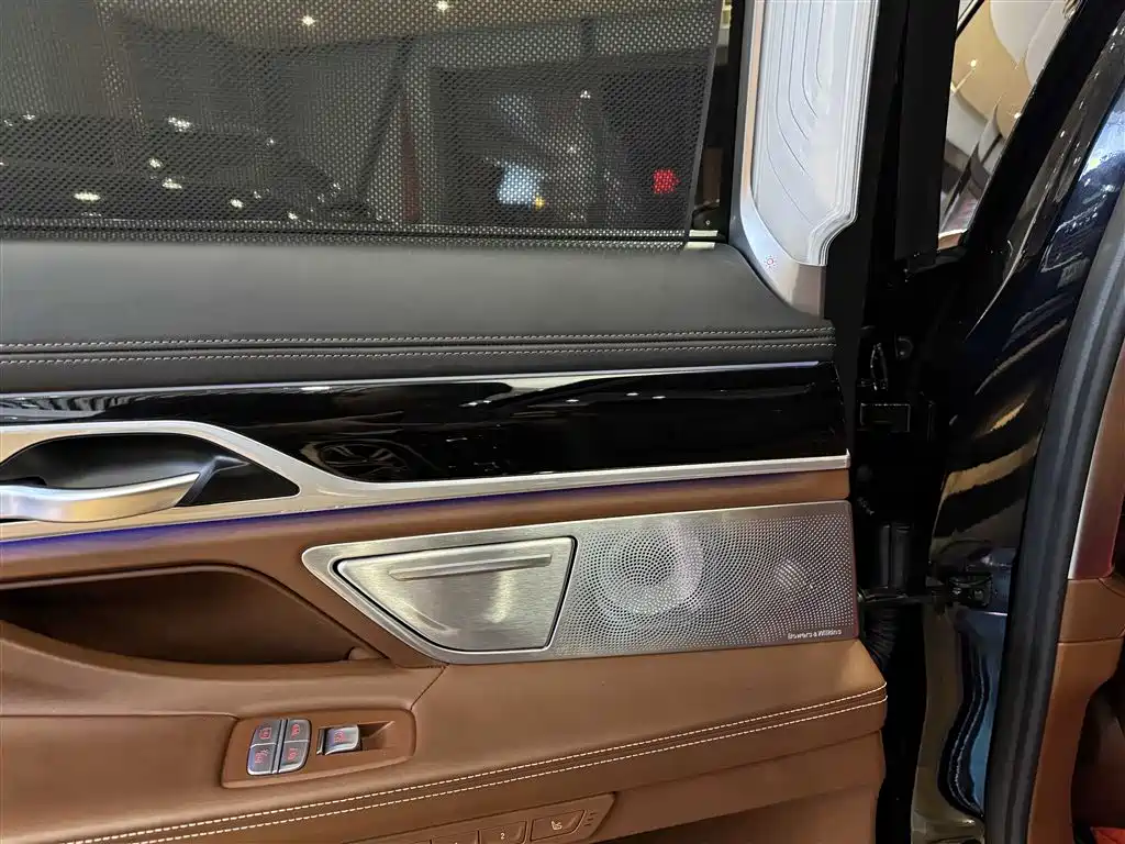 BMW 7 Series 2018 740Li xDrive Premium Type M Sport Package фото 13