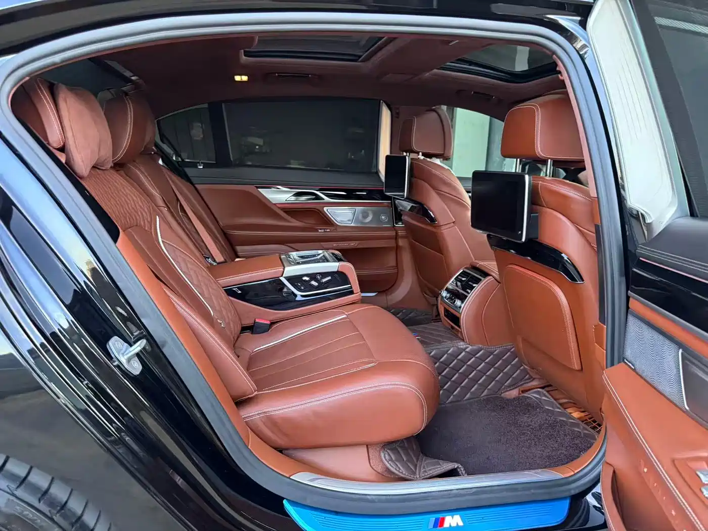 BMW 7 Series 2018 740Li xDrive Premium Type M Sport Package фото 11