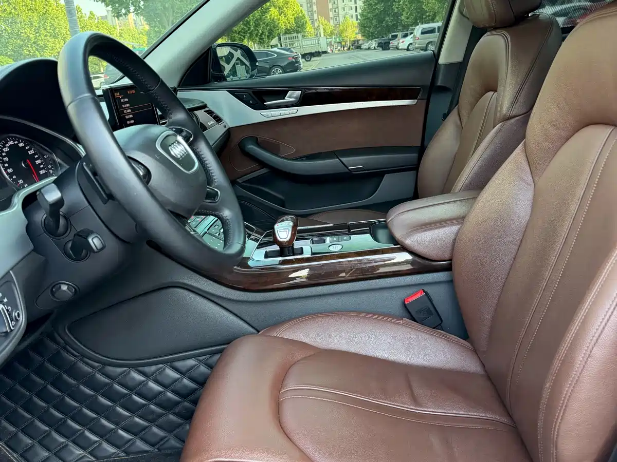 Audi A8 2014 A8L 45 TFSI quattro Comfort фото 8