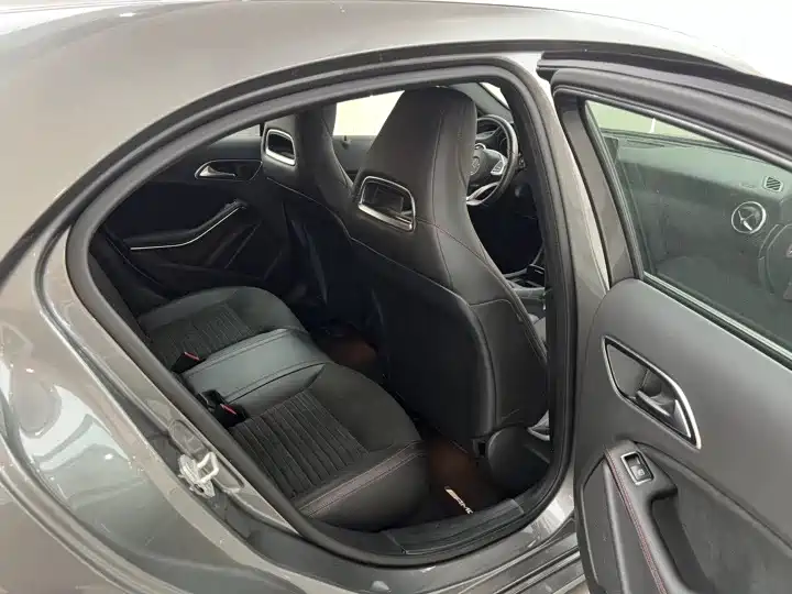 Mercedes-Benz A-Class (Import) 2016 A 200 Sport фото 10