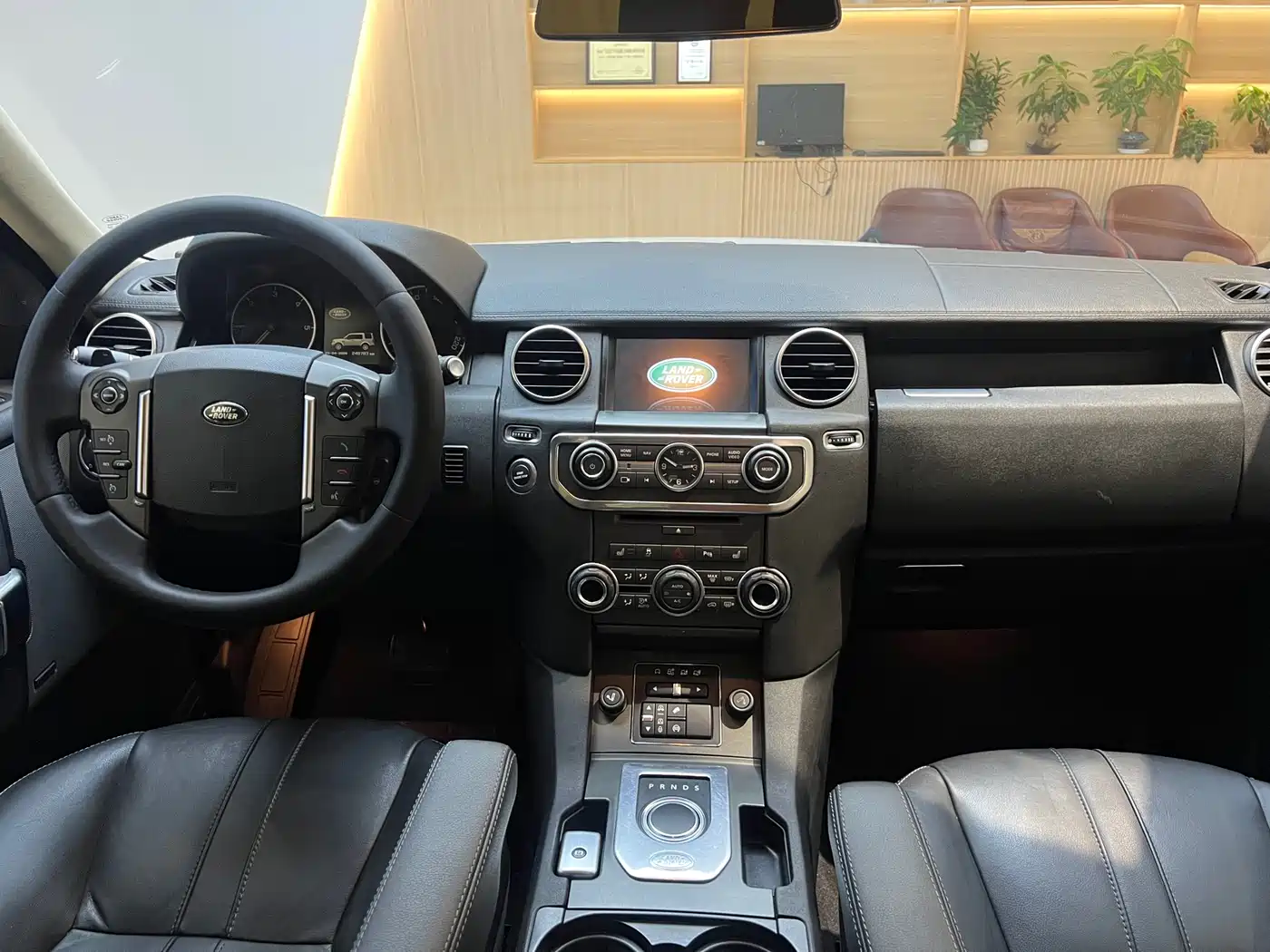 Land Rover Discovery 2015 3.0 SDV6 HSE Diesel фото 22