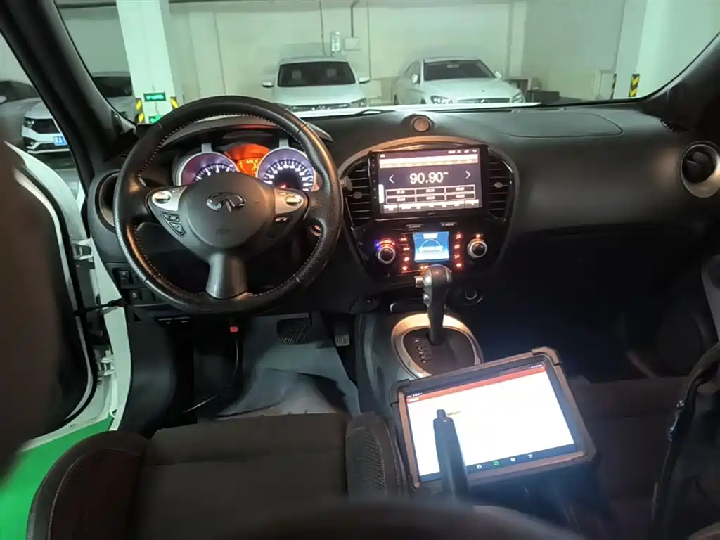 Infiniti ESQ 2019 2014 1.6L Free Edition
