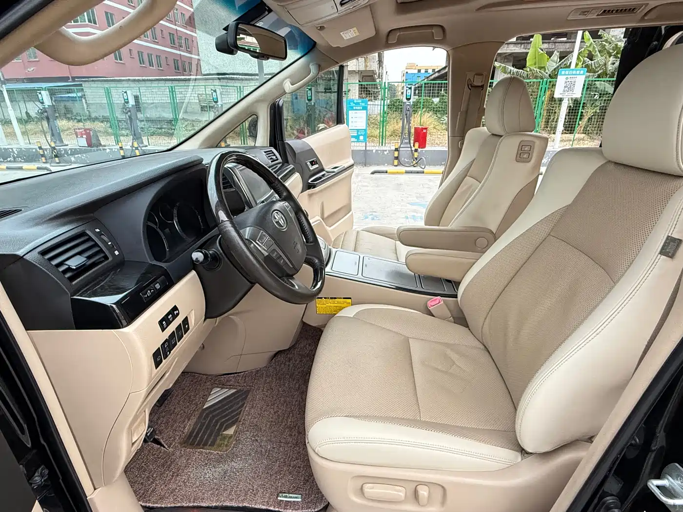 Toyota Alphard 2012 3.5L Premium Edition фото 4