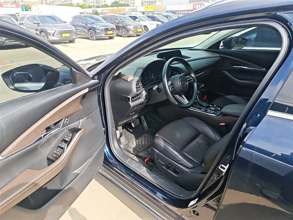 Photo 16 - Mazda CX-30